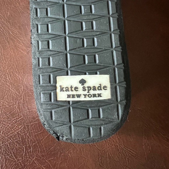 Kate Spade Women’s Platform Flip Flop, Black & White Striped w Bow Heart, Size 7 - Picture 11 of 11